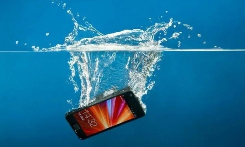 Ελβετία: 22χρονη έπαθε ηλεκτροπληξία με το κινητό της τηλέφωνο